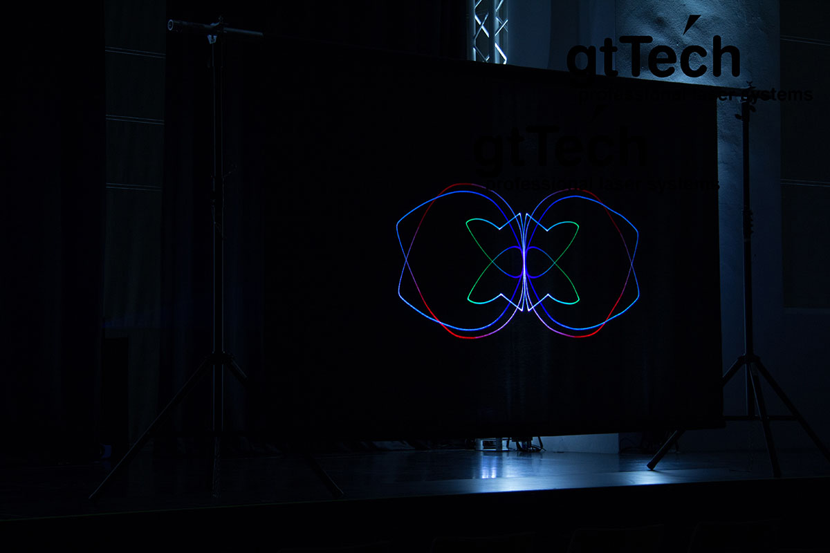 Blickdichter Projektionsstoff Videogaze by GT-TECH Laser